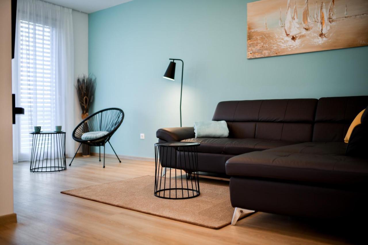 توراني Crowonder Apartments & Rooms Oaza With Heated Swimming Pool And Sauna المظهر الخارجي الصورة