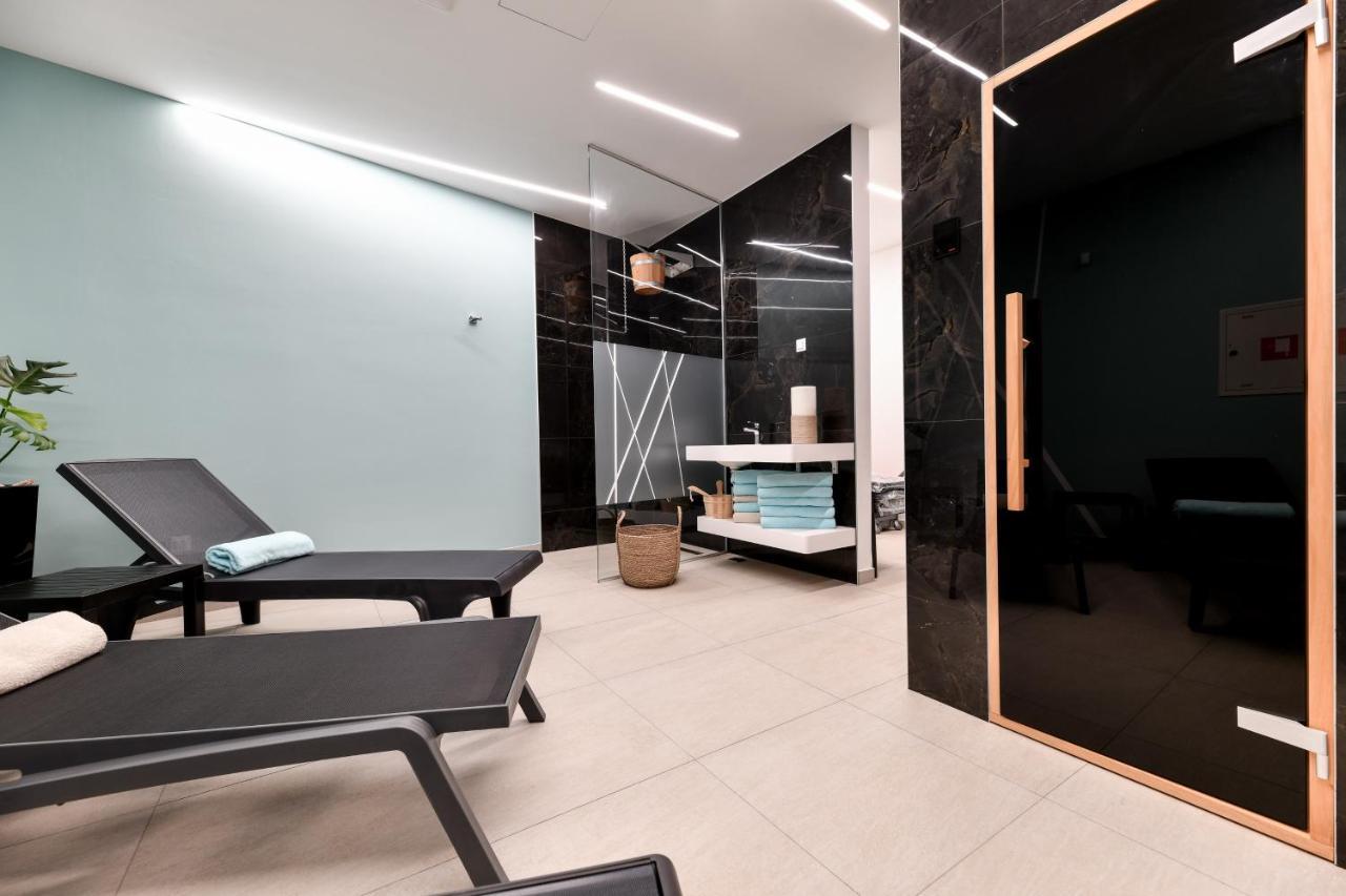 توراني Crowonder Apartments & Rooms Oaza With Heated Swimming Pool And Sauna المظهر الخارجي الصورة