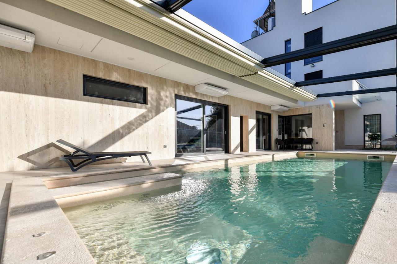 توراني Crowonder Apartments & Rooms Oaza With Heated Swimming Pool And Sauna المظهر الخارجي الصورة
