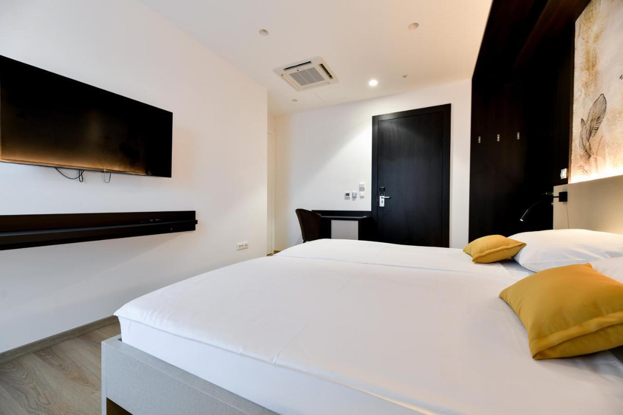 توراني Crowonder Apartments & Rooms Oaza With Heated Swimming Pool And Sauna المظهر الخارجي الصورة