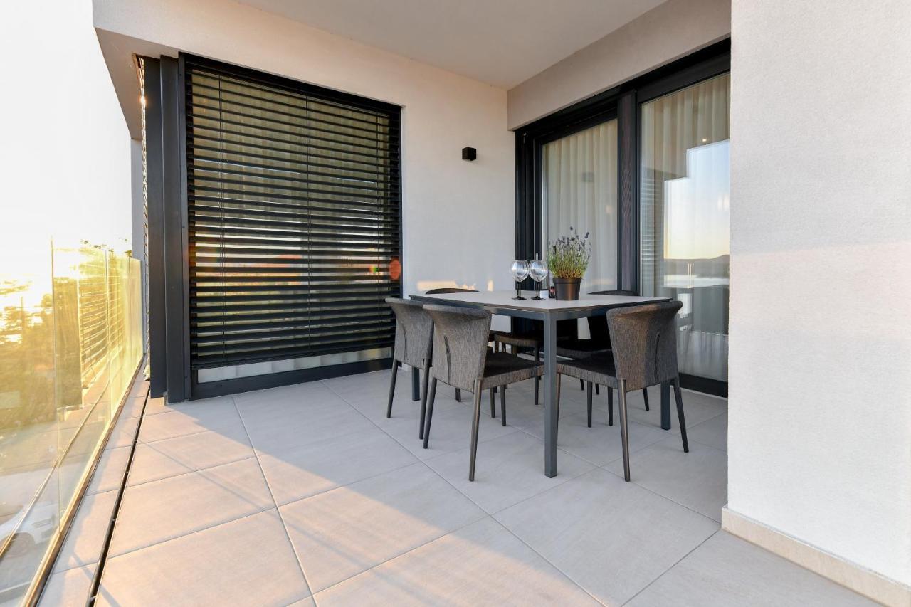 توراني Crowonder Apartments & Rooms Oaza With Heated Swimming Pool And Sauna المظهر الخارجي الصورة