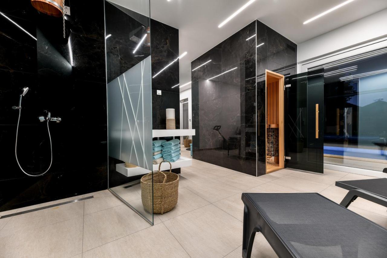 توراني Crowonder Apartments & Rooms Oaza With Heated Swimming Pool And Sauna المظهر الخارجي الصورة