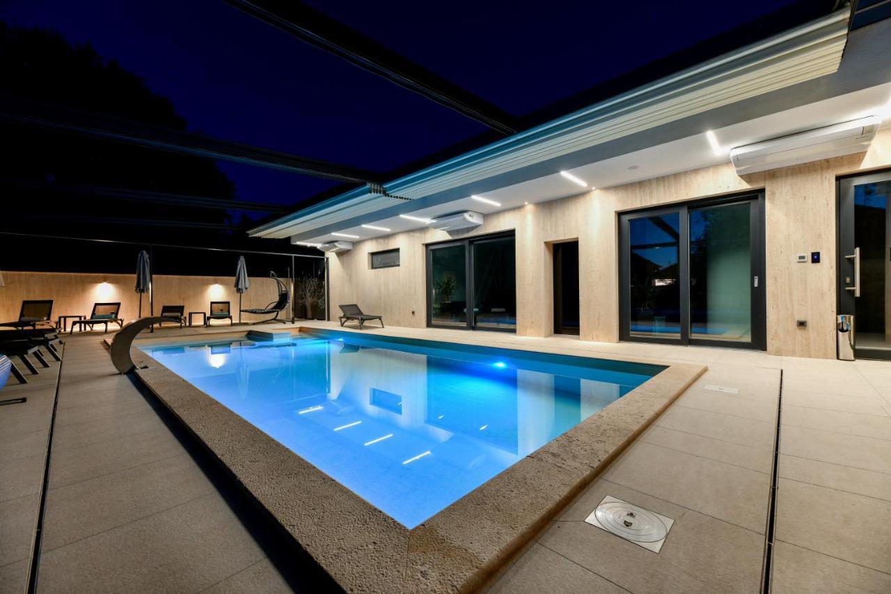 توراني Crowonder Apartments & Rooms Oaza With Heated Swimming Pool And Sauna المظهر الخارجي الصورة